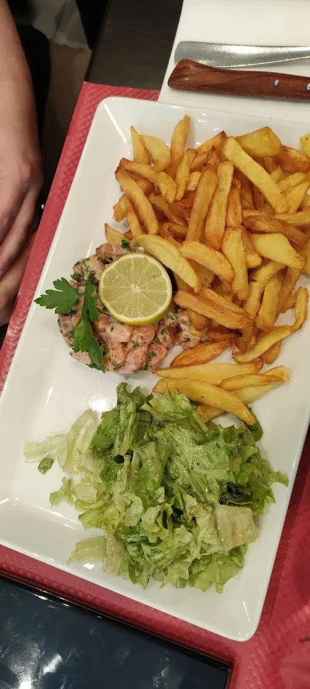 Tartare de Saumon Frites Maison